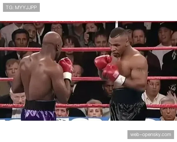 拳击历史博物馆获赠泰森与霍利菲尔德“咬耳之战”原始比赛短裤